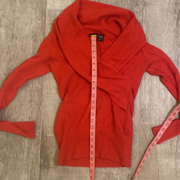 Victoria’s Secret red sweater - Picture 7 of 7